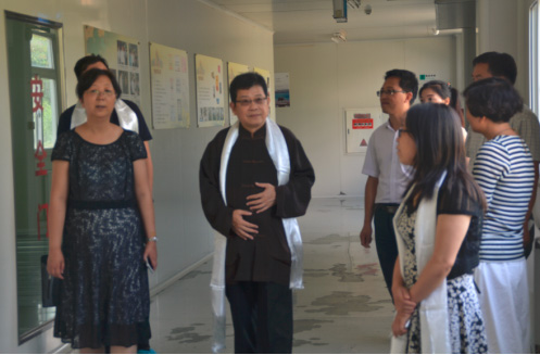 原香港卫视执行台长杨锦麟先生一行光临ks凯时官网集团参观调查