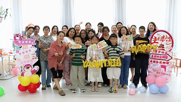 “温馨时刻，，，，，共同庆生”集团公司员工生日会